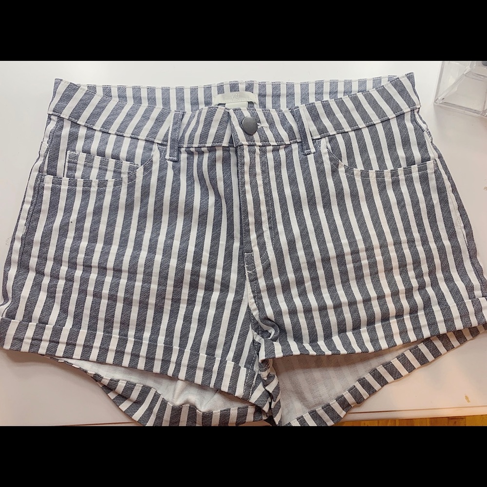 Stripped shorts